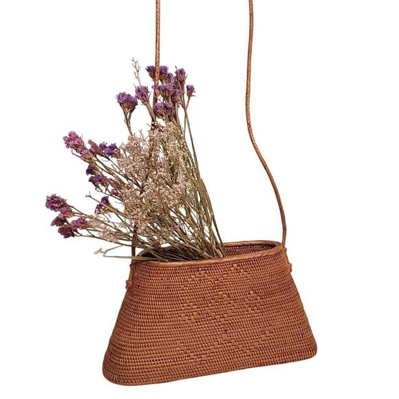 Bali Rattan Shoulder Bag - Picture 4 of 8